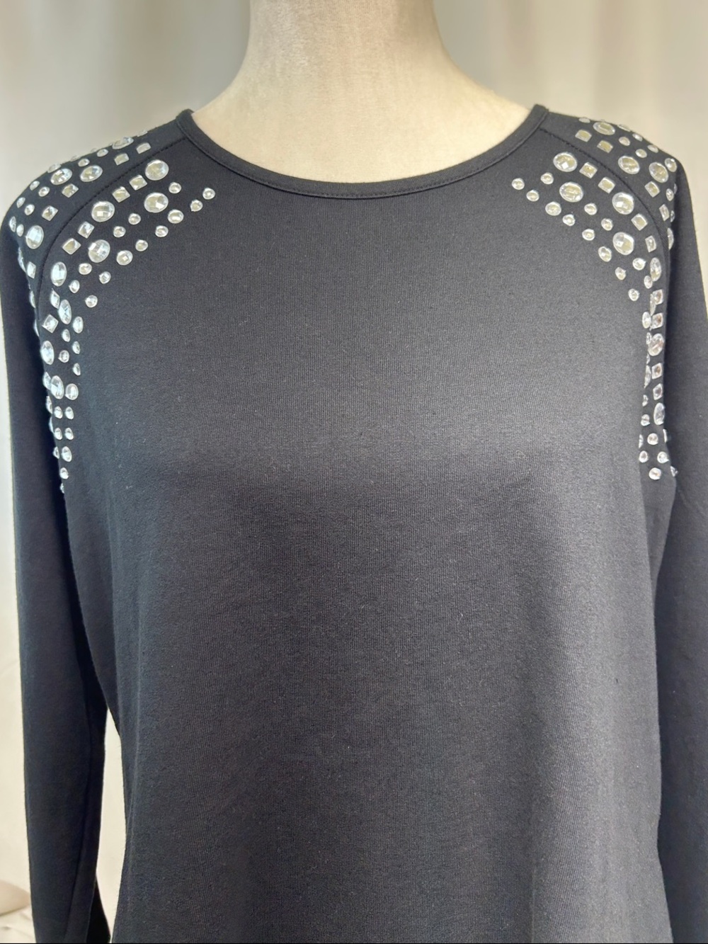 Quacker Factory Black Long Sleeve with Shoulder Rhinestone Accents Size Large - Picture 6 of 10